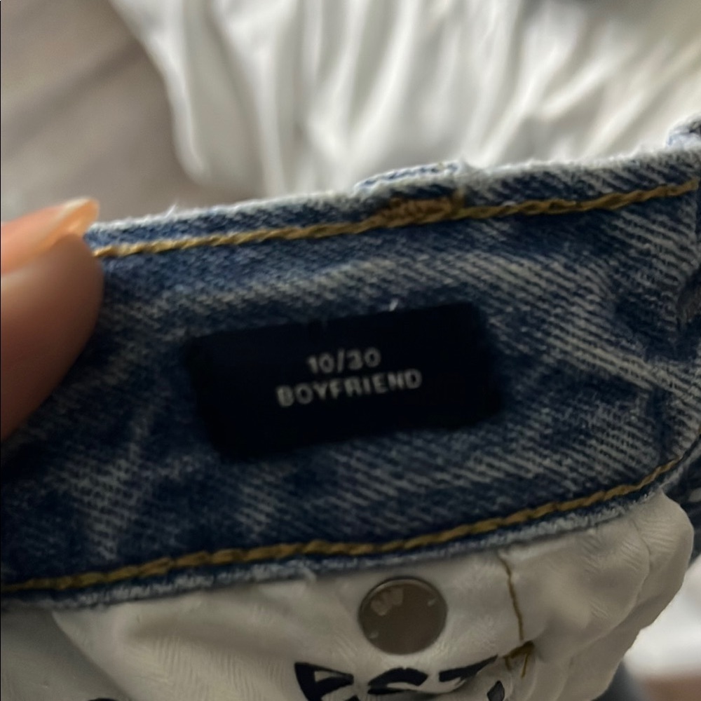 Women's Light Blue Frayed Hem Jeans - Picture 7 of 7